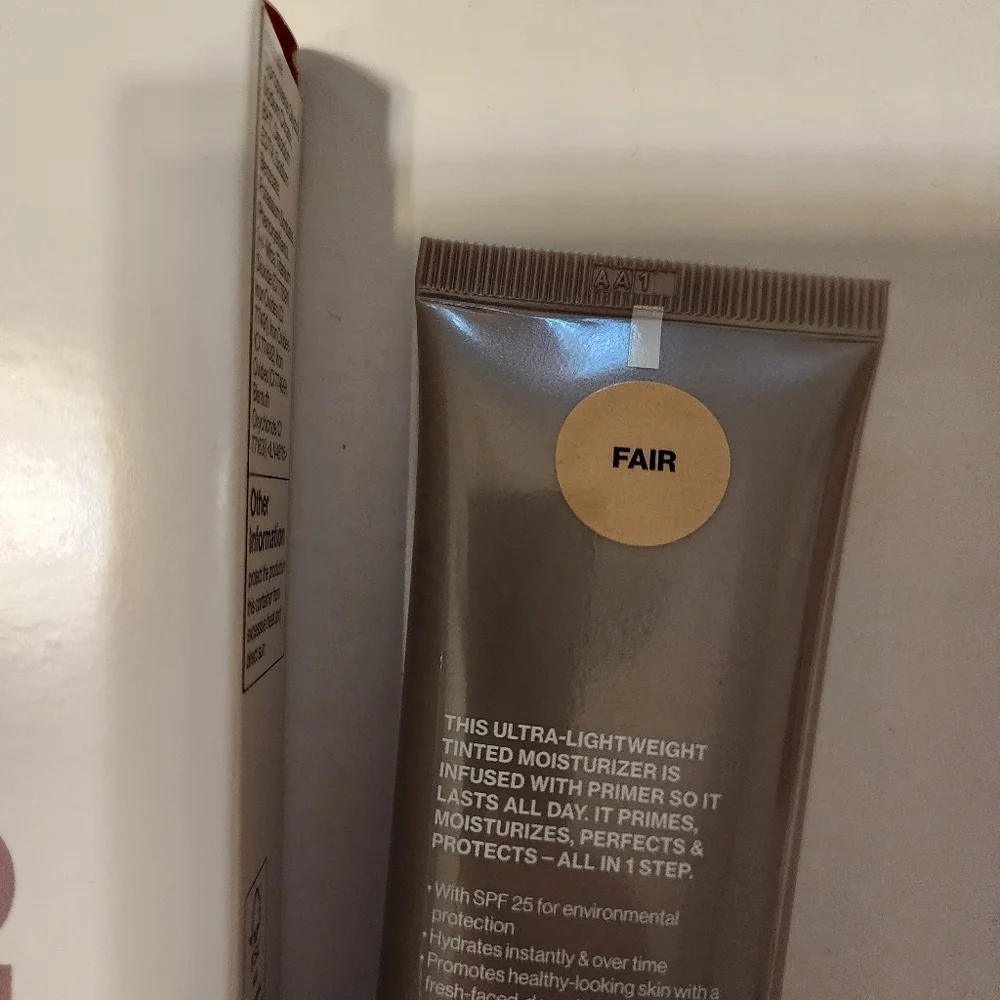 Smashbox Halo Healthy Glow All-In-One Tinted Moisturizer FAIR  SPF 25 w…